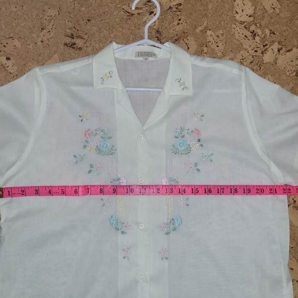 Vintage 1950s  Embroidered Pale Yellow Blouse Shirt Short Sleeve Size (L?) - Picture 3 of 13